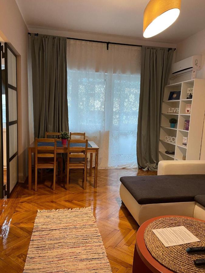 Interbellic Flat Apartament